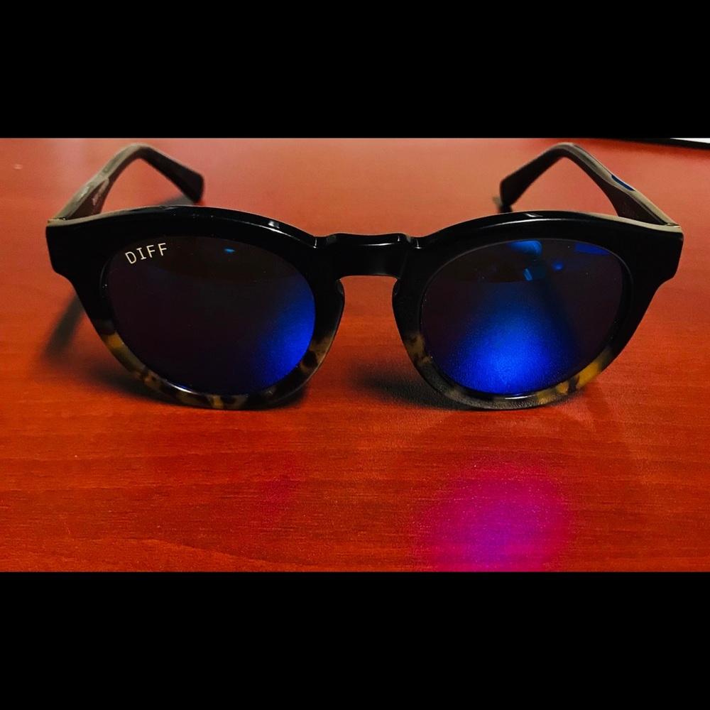 DIFF Dime II Blue Mirrored Sunglasses 🕶 Women’s